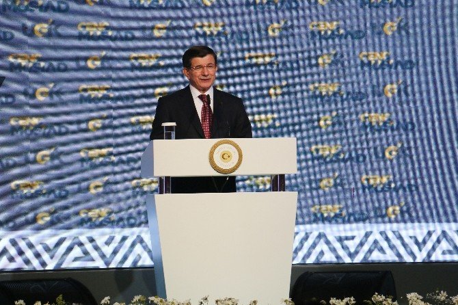 Başbakan Davutoğlu: “Sizi Dağlara, Barikatlara Mahkum Etmeye Çalışanları Dinlemeyin”