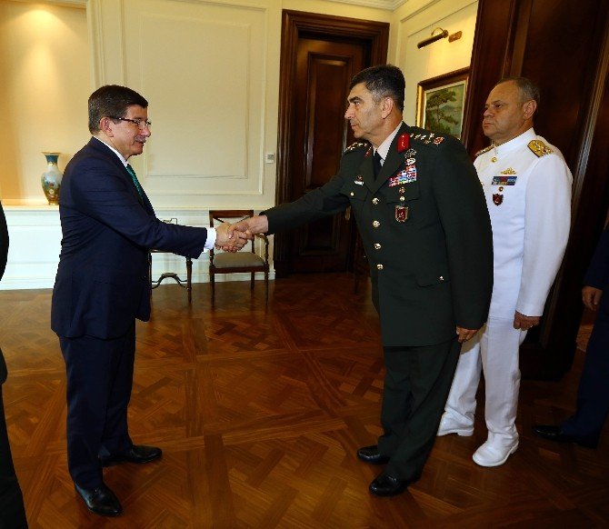Başbakan Davutoğlu, Genelkurmay Başkanı Orgeneral Akar Ve Kuvvet Komutanlarını Kabul Etti