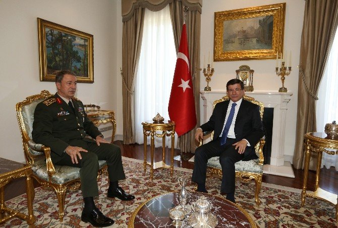 Başbakan Davutoğlu, Genelkurmay Başkanı Akar’ı Kabul Etti