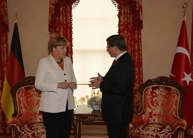 Başbakan Davutoğlu, Angela Merkel Görüşmesi Başladı