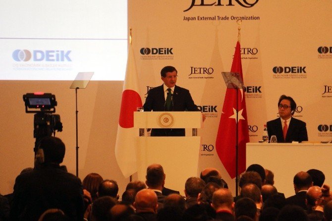 Başbakan Davutoğlu: "Ticaret Hacmimizi 5 Yıl İçinde 10 Milyar Dolara Çıkarmamız Şart"