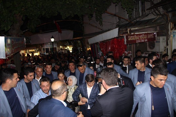 Başbakan Davutoğlu Manisa’da Esnafı Ziyaret Etti