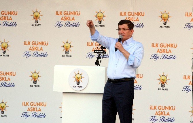 Başbakan Davutoğlu: “Onlara Bizi Muhtaç Etmeyin”