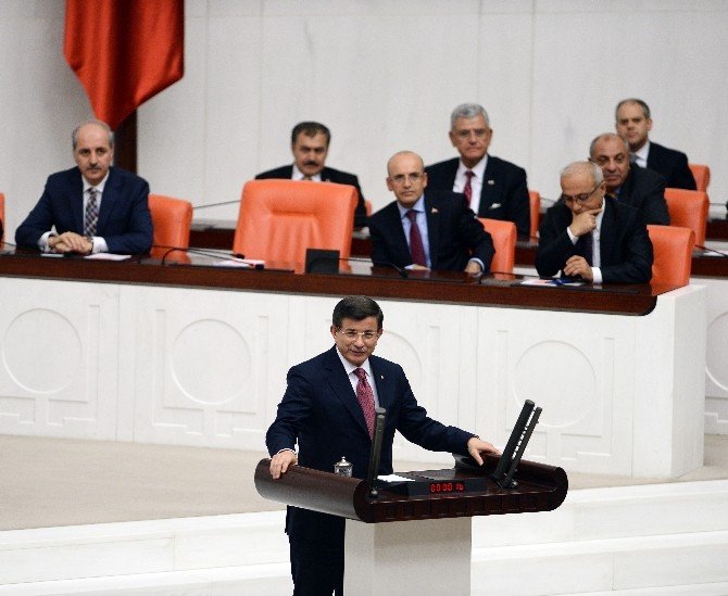 Davutoğlu: “Biz Olsak Ne Yapardık Diye Düşünün”
