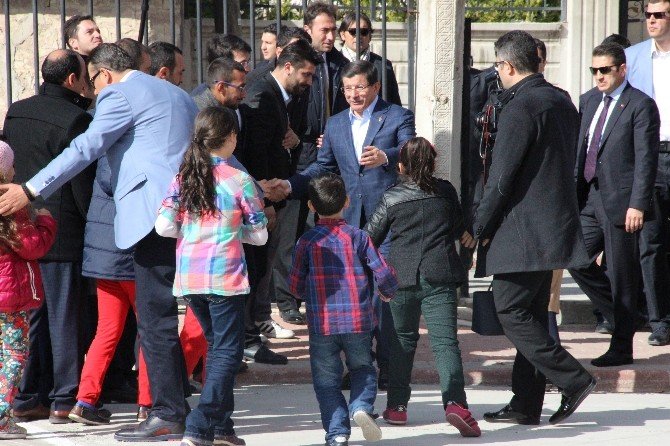 Başbakan Davutoğlu Oyunu Kullandı