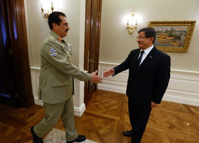 Başbakan Davutoğlu, Pakistan Kara Kuvvetleri Komutanı Şerif’i Kabul Etti