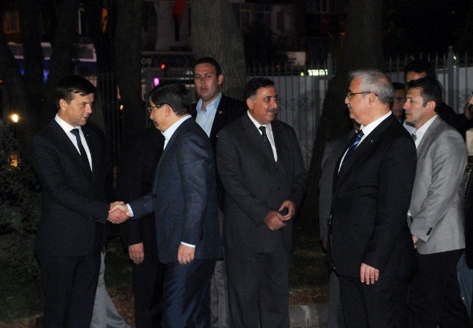 Başbakan Davutoğlu’na Davullu Zurnalı Karşılama