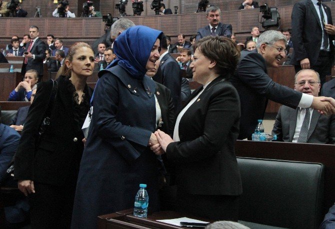 Ak Parti Grup Toplantısında Yeni Bakanlara Büyük İlgi