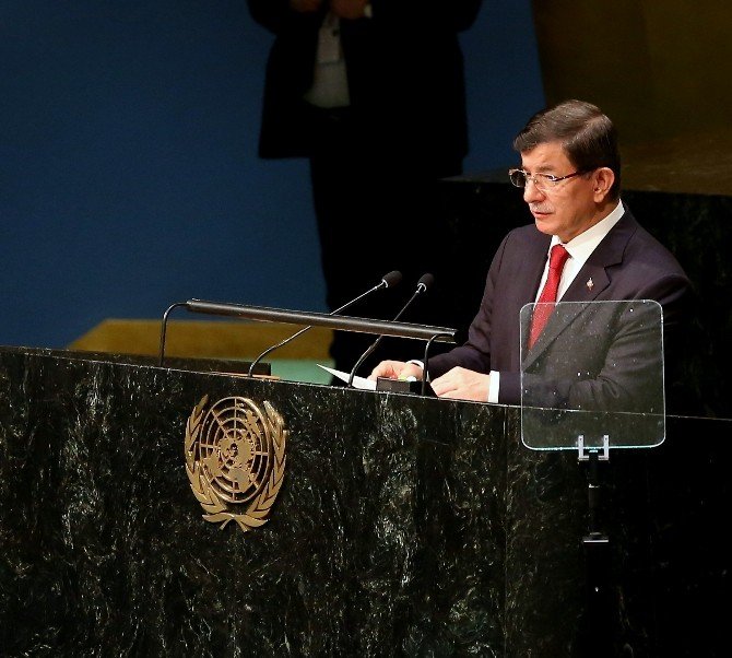 Davutoğlu: “Tiran Olan Esad’ın Suriye’nin Geleceğinde Yeri Yoktur”