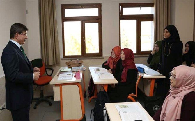 Başbakan Davutoğlu’dan Coğrafya Ve Türkçe Dersi