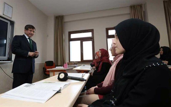 Başbakan Davutoğlu’dan Coğrafya Ve Türkçe Dersi