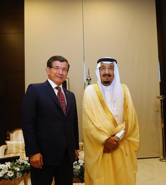 Başbakan Davutoğlu, Merkel İle Sığınmacılar Ve Terörizmi Konuştu