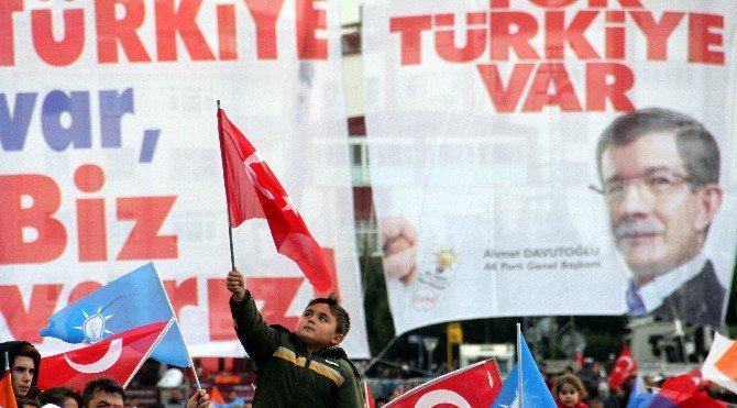 Başbakan Davutoğlu, Muhalefet Partilerine Yüklendi