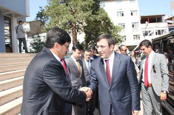 Başbakan Yardımcısı Cevdet Yılmaz: "Ama Demeden Teröre Karşı Durmalıyız"