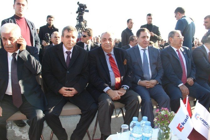 Türkeş, Dünyanın, Suriyeli Mülteci Politikasını Eleştirdi