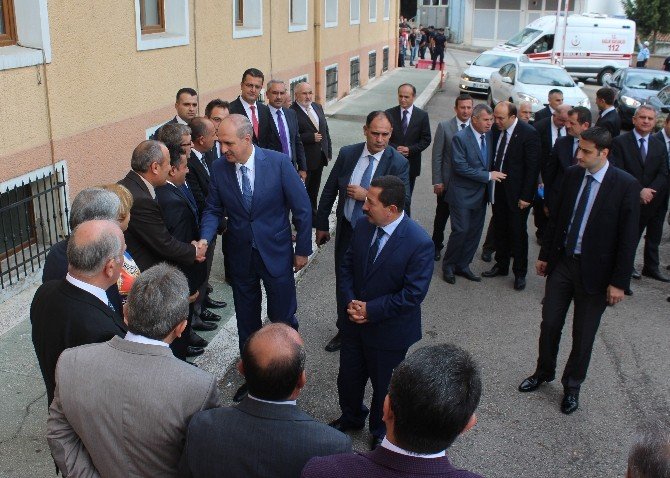 Kurtulmuş: "İşçilerin Bırakılması Konusunda İnce Diplomasi Uygulandı"