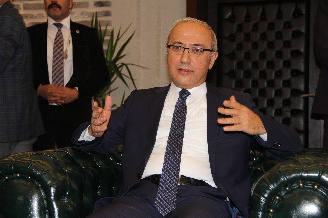 Elvan: “Biz Hepsini Kucaklıyoruz. Aynı Davranışı Rusya’dan Da Bekliyoruz”