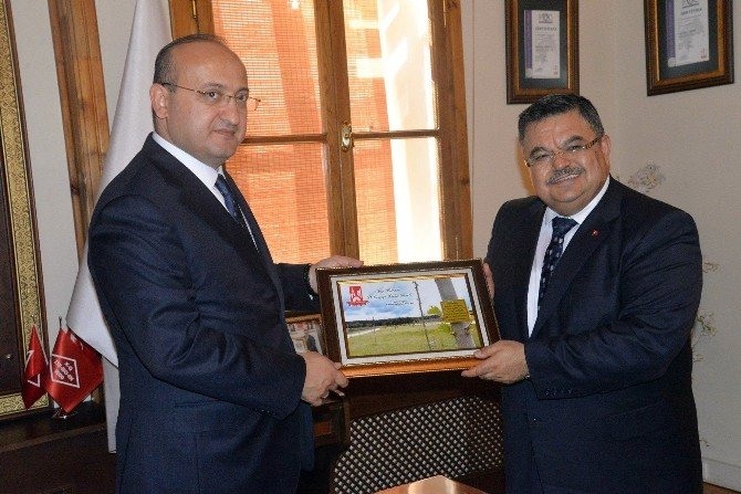 Yalçın Akdoğan, Ana Ocağı Bilecik’te, Belediyeyi Ziyaret Etti