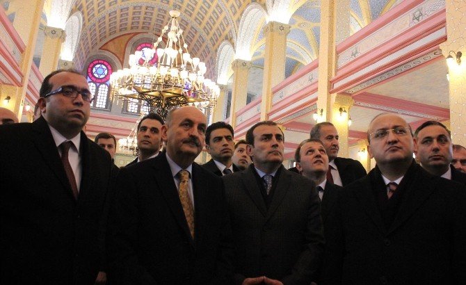 Devlet Erkanı, Musevi Cemaati’nin Hanuka Bayramı’nı Kutladı