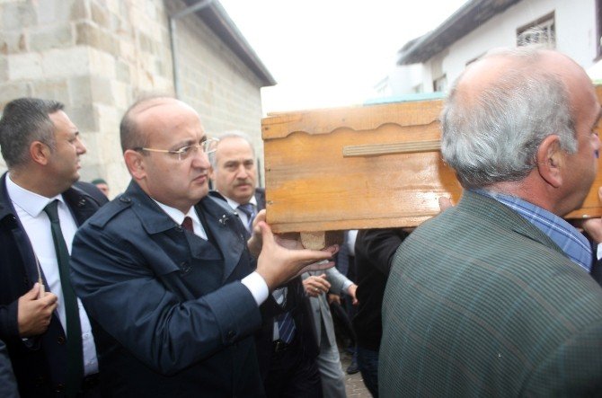 Başbakan Yardımcısı Akdoğan Haymana’da Cenazeye Katıldı