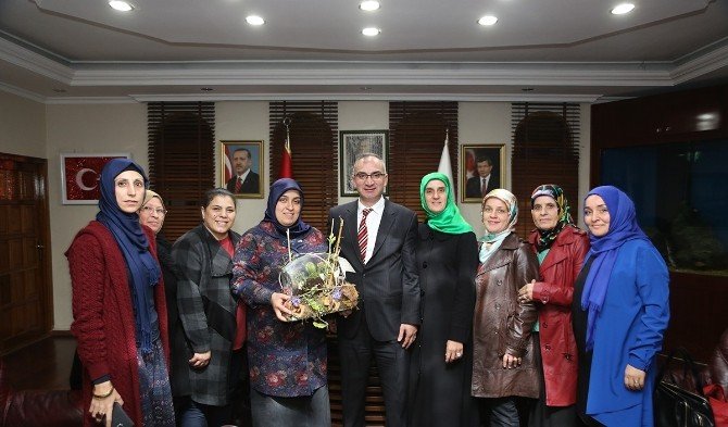 Başkan Yılmazer’den Öğremenler Günü’nde Öğretmenevi Müjdesi