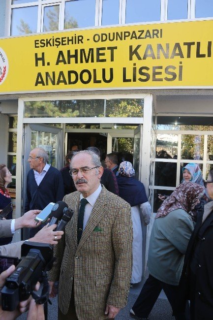 Başkan Büyükerşen Oyunu Kullandı