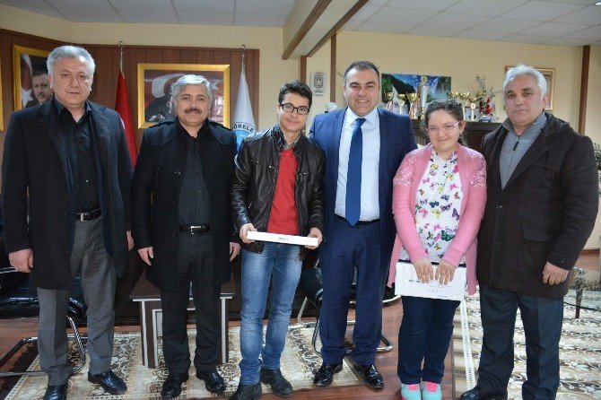 Görele Belediye Başkanı Erener, Teog Birincilerini Ödüllendirdi