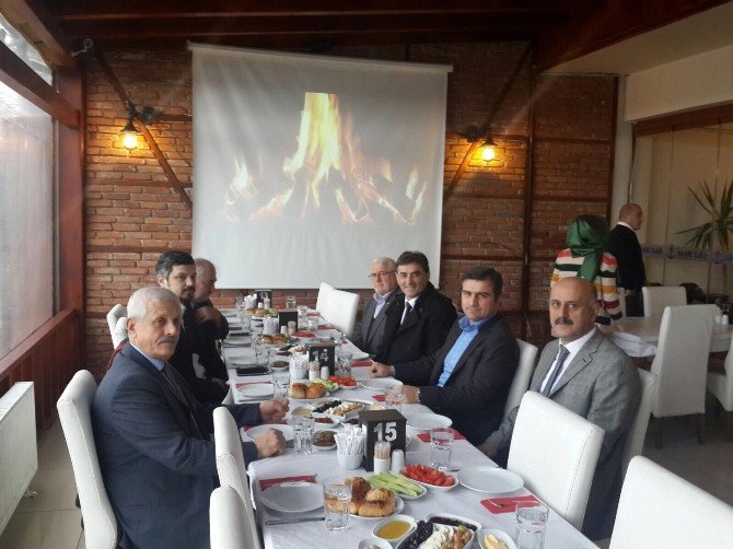 Akçakoca Belediye Başkanı Yemenici Kosova’dan Gelen Heyetini Ağırladı