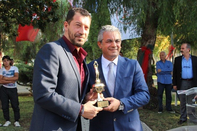 Şampiyon Hocanın İsmi Parka Verildi