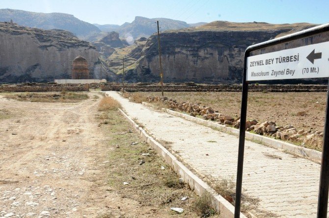 Hasankeyf’te 650 Yıllık Türbe Taşınıyor