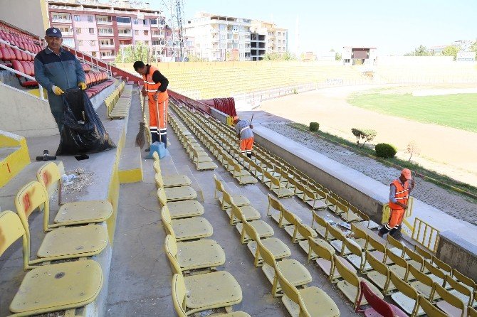 Taraftarlar, Temiz Bir Ortamda Maç Seyredecek