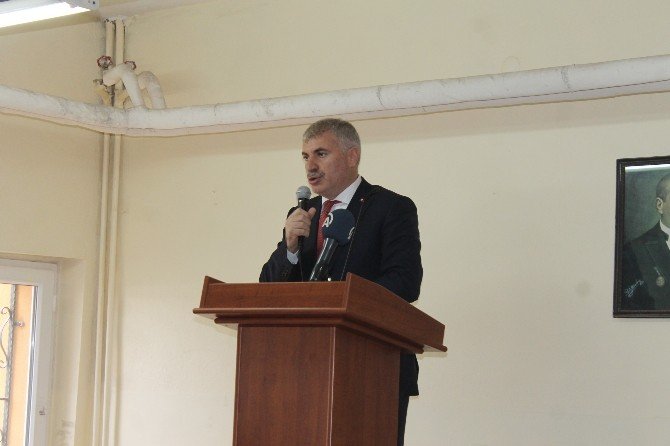Bayburt Belediyesi’nden Okullara Kitap Bağışı