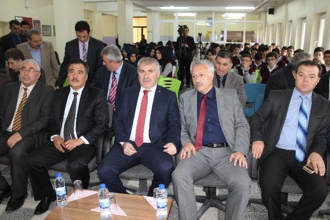 Bayburt Belediyesi’nden Okullara Kitap Bağışı