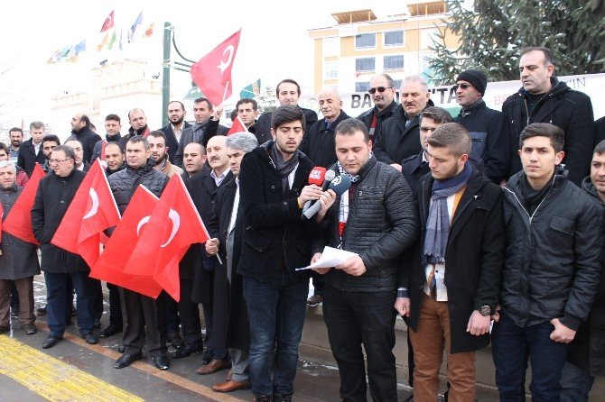 İhh Türkmenlere Uygulanan Zulmü Protesto Etti