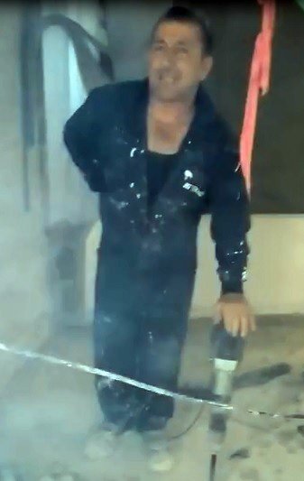 Bayburtlu Vatandaşın Hiltiyle Halay Çekmesi Güldürdü