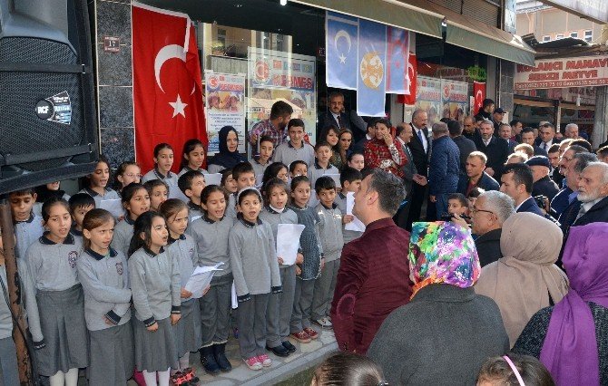 Başkan Gümrükçüoğlu;”bir Milletin Nasıl Bir Ve Bütün Olduğunu Göstermiş Oluyoruz”