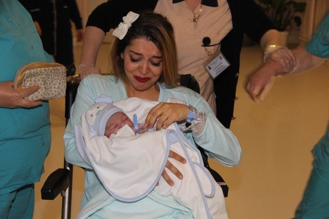 Samsun’da 2016 Yılının İlk Bebeği Saat 00.12’de Dünyaya Geldi