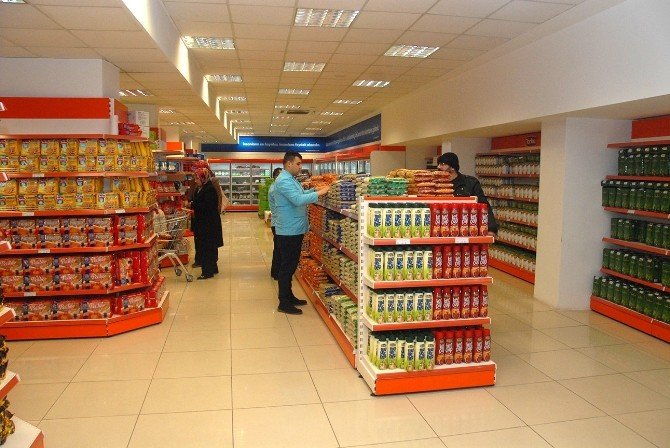 Çorum’da Yaşlı Vatandaşlar Gıda Paketi Verecek Diye Kandırıyor