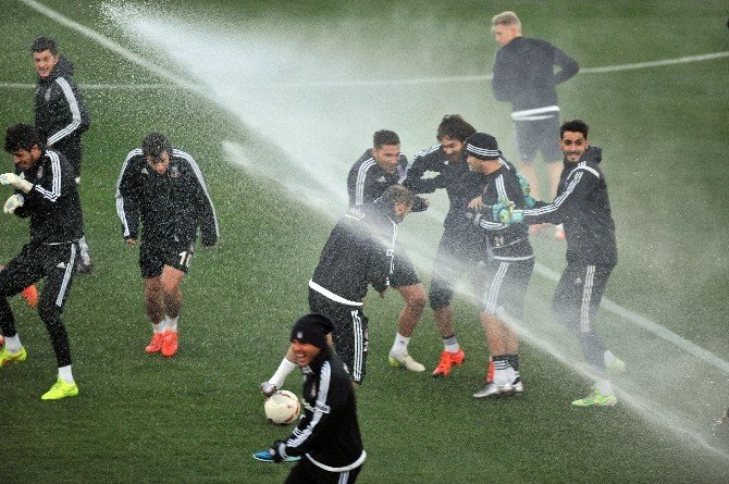 Beşiktaş’ta Motta Ve Ersan Gülüm Takımla Çalıştı