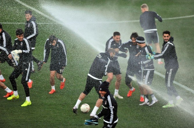 Beşiktaş’ta Motta Ve Ersan Gülüm Takımla Çalıştı