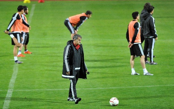Beşiktaş Kamp Çalışmalarını Sürdürüyor