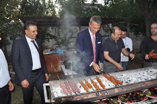 Fikret Orman Mangal Başında