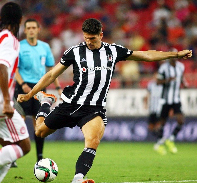 Beşiktaş Hazırlık Maçını Son Dakikada Kaybetti