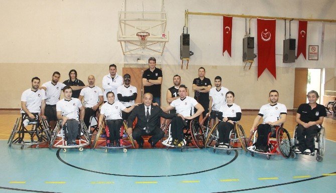 Beşiktaş’ta Farklı Galibiyetin Sevinci Yaşandı