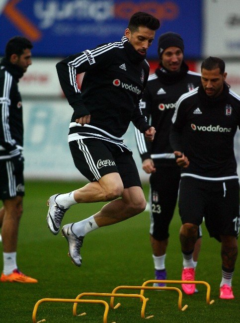 Beşiktaş’ta Gençlerbirliği Maçı Hazırlıkları Sürüyor