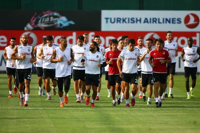Beşiktaş, Yeni Sezon Hazırlıklarını Sürdürüyor