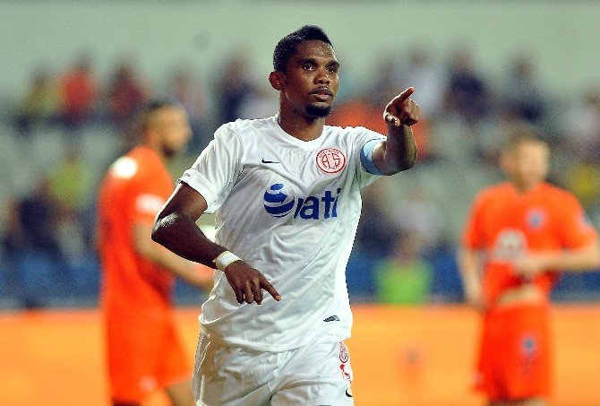 İlk Yarıya Eto’o Ve Gomez Damgası