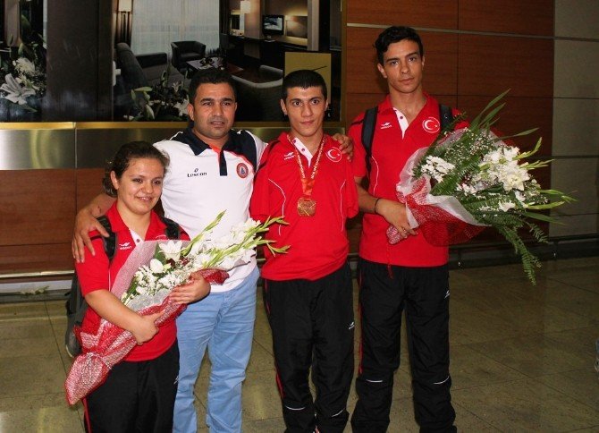 Engelli Yüzücü Beytullah Eroğlu’ndan Tarihi Başarı