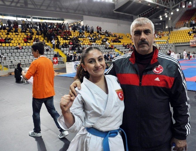 Genç Karateciler Fırtına Gibi Başladı