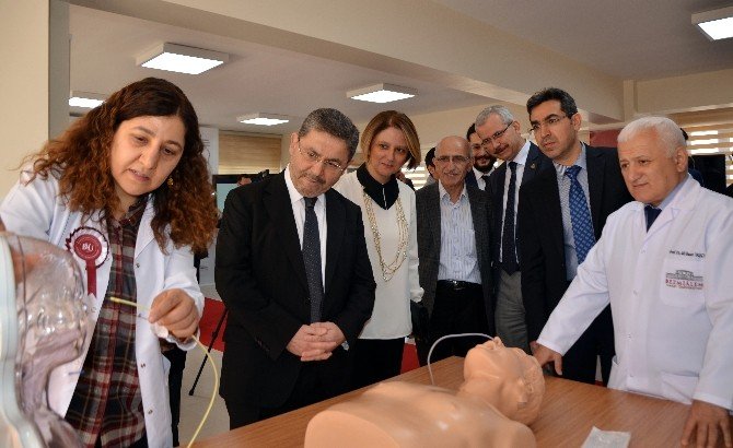 Bezmialem Vakıf Üniversitesi’nde Dünya Standatlarında Türkiye’nin İlk En Kapsamlı Osce Ve Beceri Laboratuvarı Açıldı